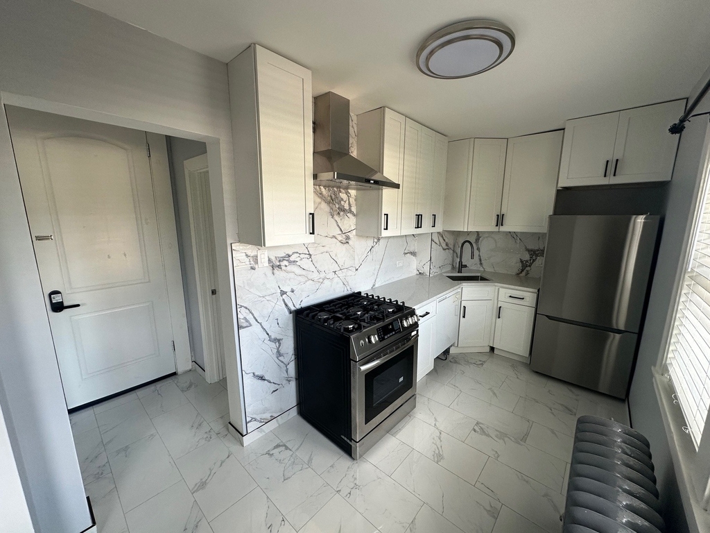 6 S Monterey Avenue - Photo 1