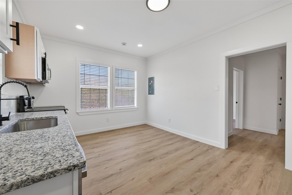 2202 Hutchins Street - Photo 15