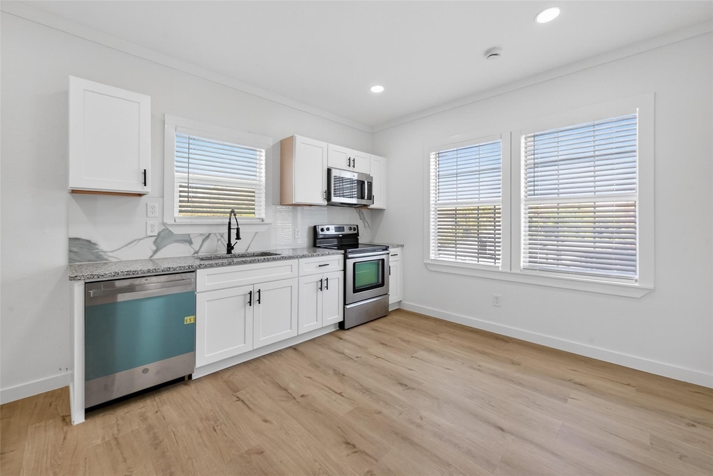 2202 Hutchins Street - Photo 11