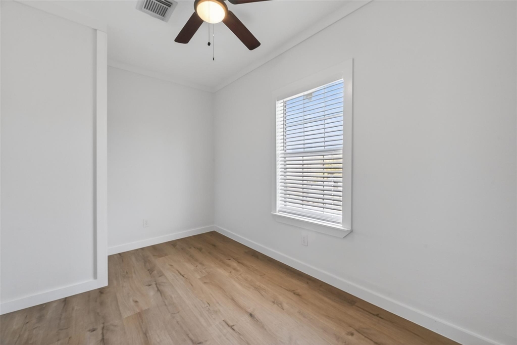 2202 Hutchins Street - Photo 22