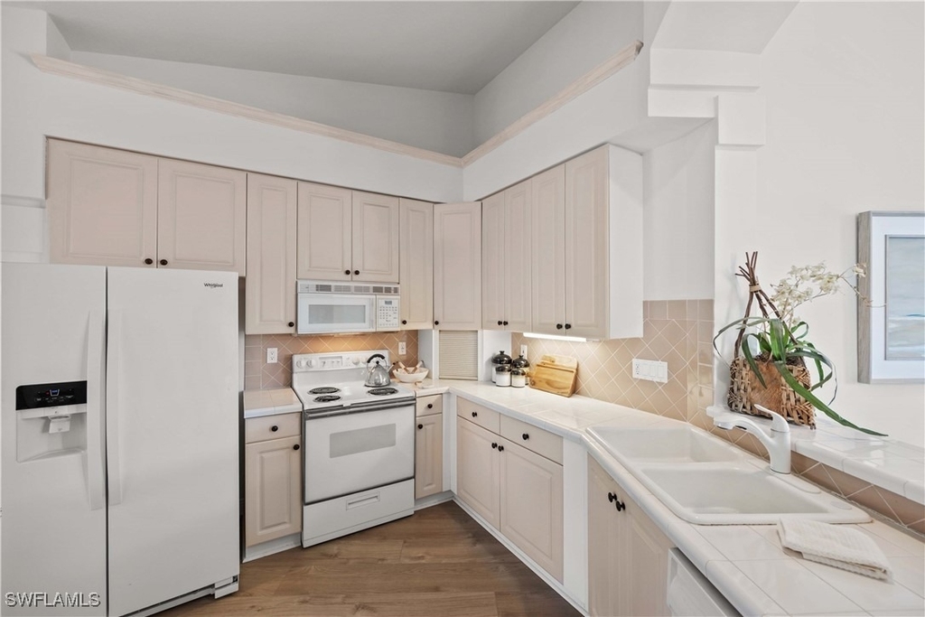 8415 Excalibur Circle - Photo 9
