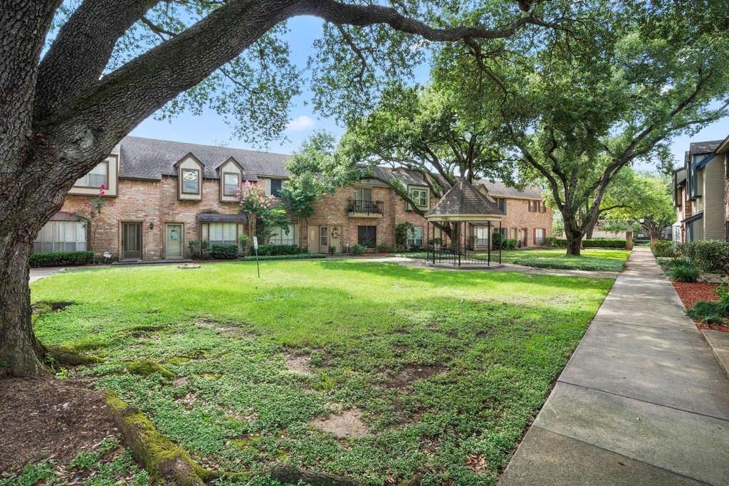 14703 Barryknoll Lane - Photo 18