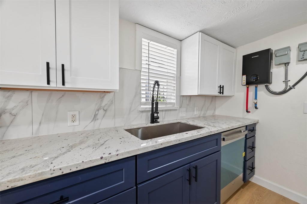 2118 Webster Street - Photo 10
