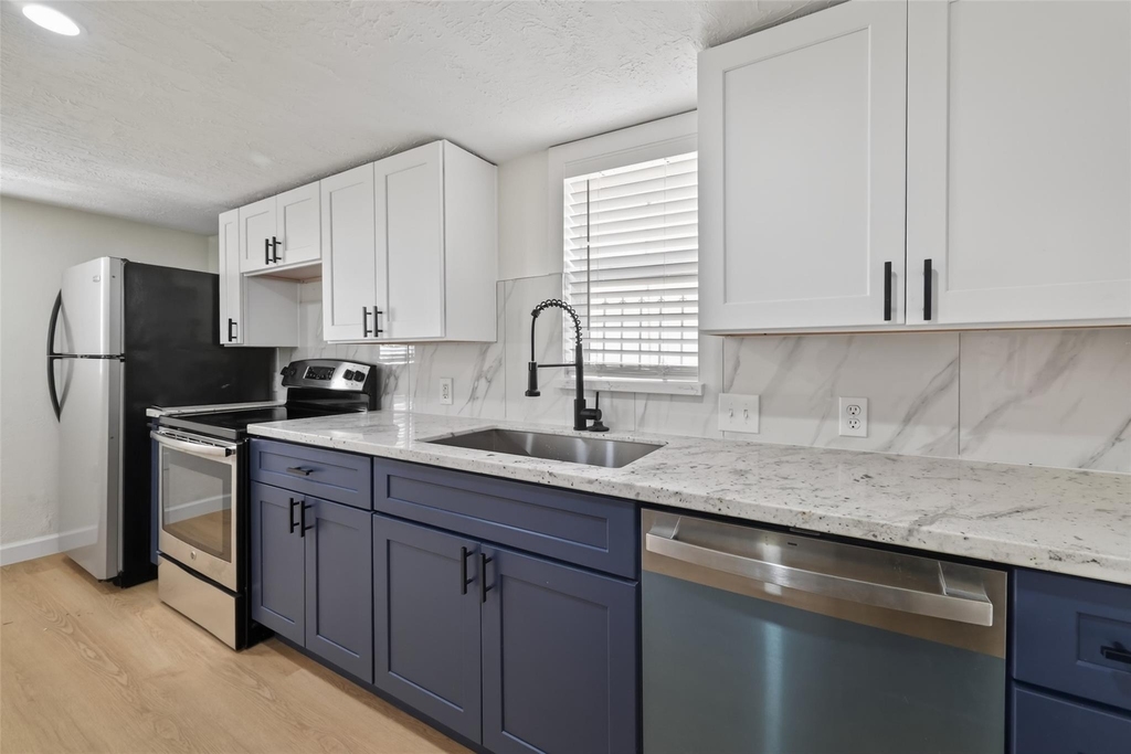 2118 Webster Street - Photo 7
