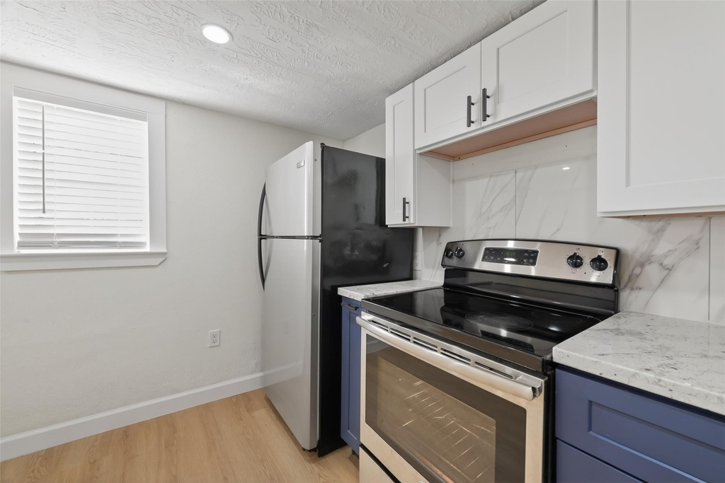 2118 Webster Street - Photo 12