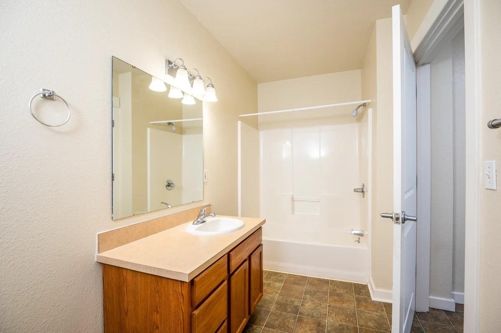 312 Court St - Photo 11
