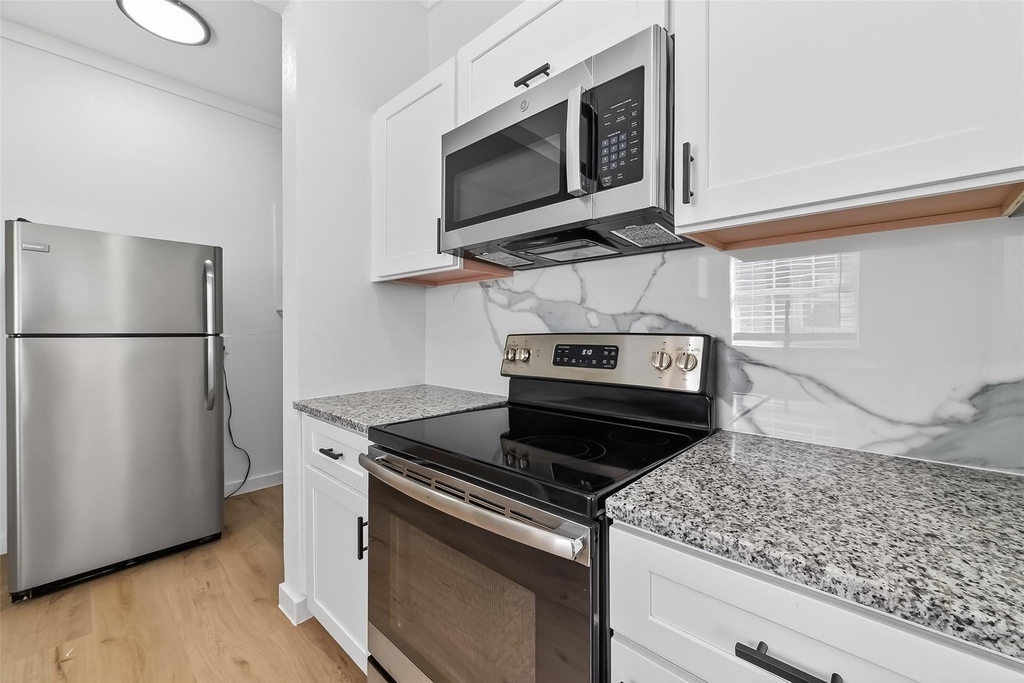 2202 Hutchins Street - Photo 11