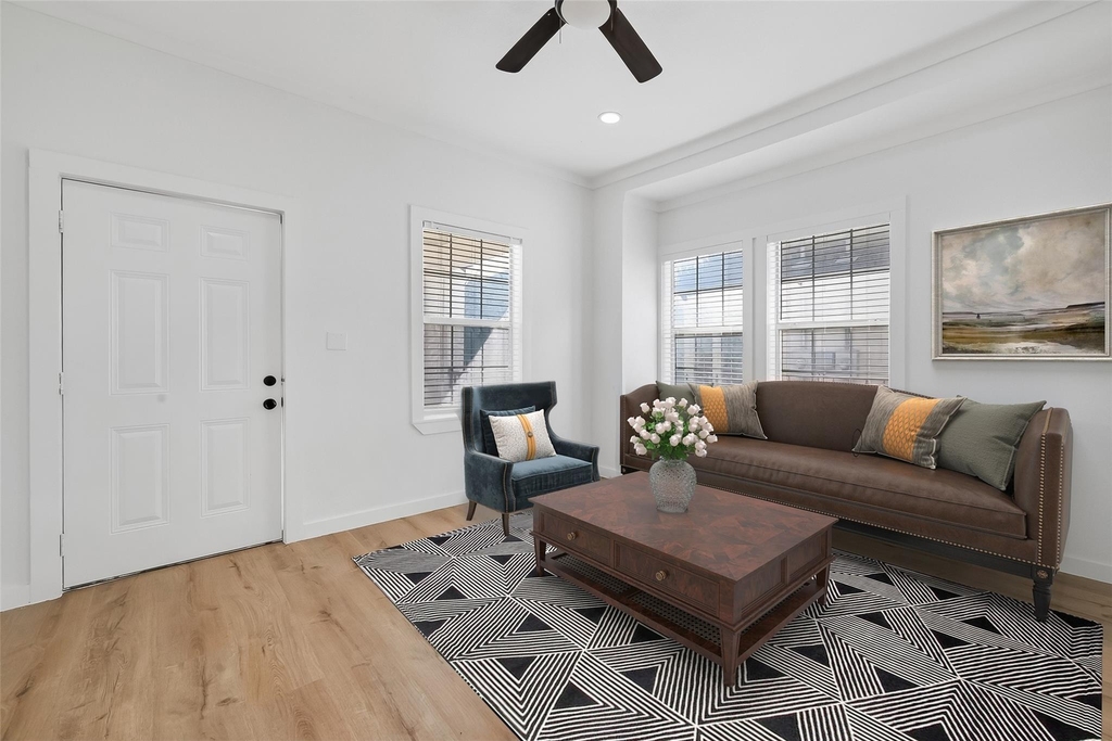 2202 Hutchins Street - Photo 5