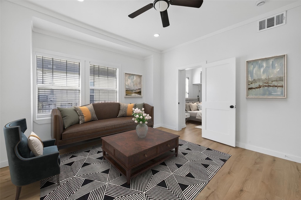 2202 Hutchins Street - Photo 8