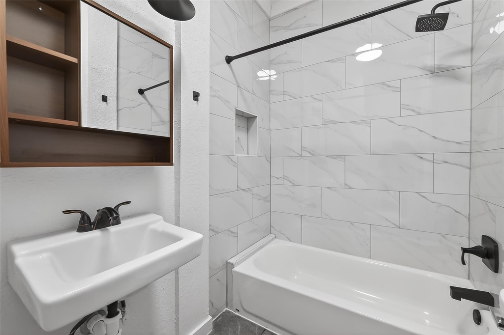 2202 Hutchins Street - Photo 23