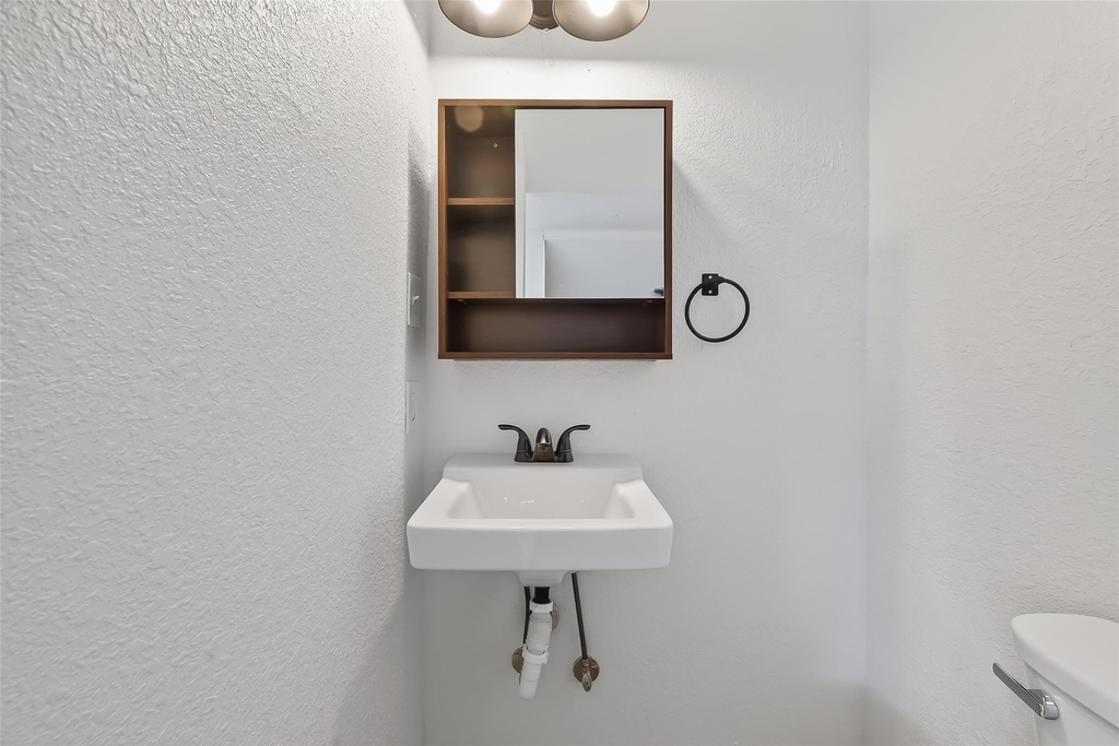 2202 Hutchins Street - Photo 24