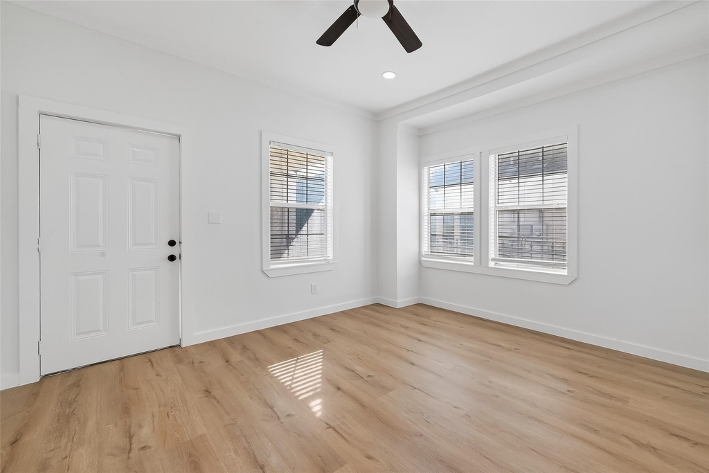 2202 Hutchins Street - Photo 6