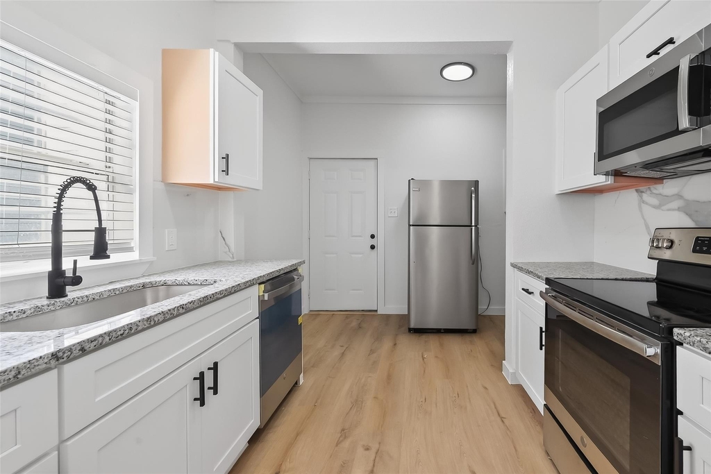 2202 Hutchins Street - Photo 10