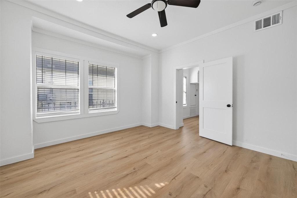 2202 Hutchins Street - Photo 9