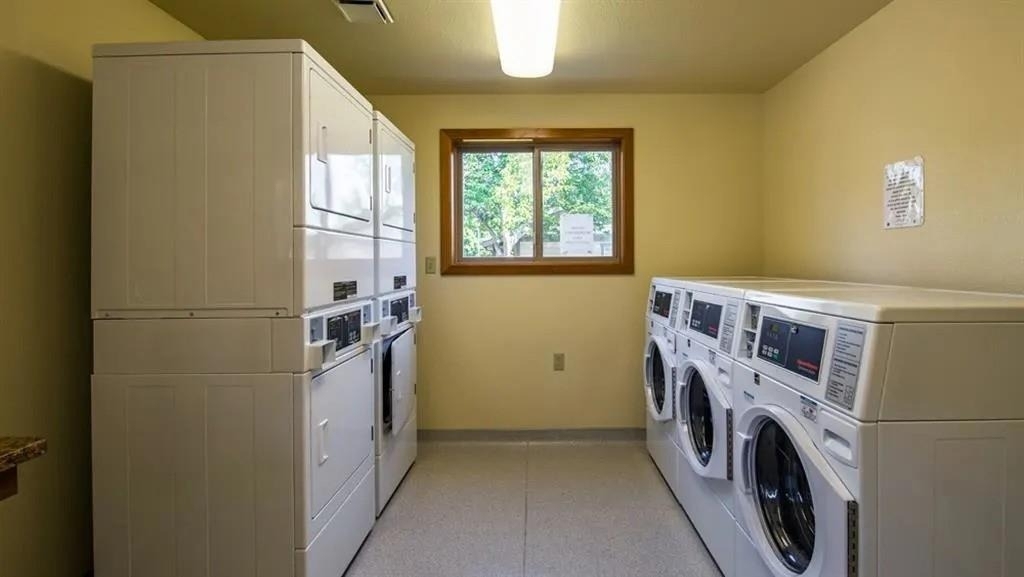 933 N Rose St - Photo 7