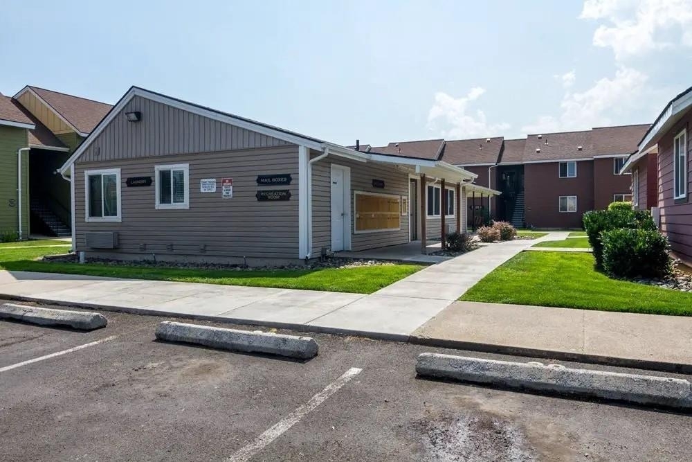 2212 Cove Ave - Photo 3