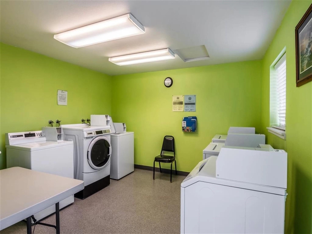 2212 Cove Ave - Photo 9