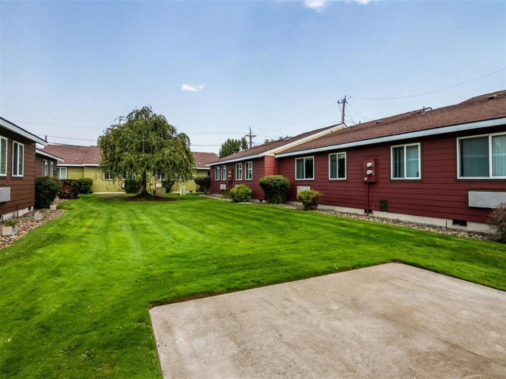 2212 Cove Ave - Photo 5