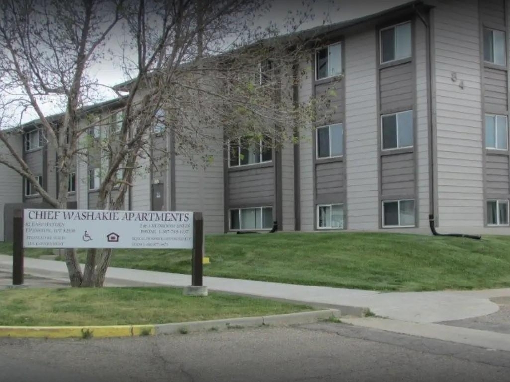 82 E  Hayden Avenue - Photo 1