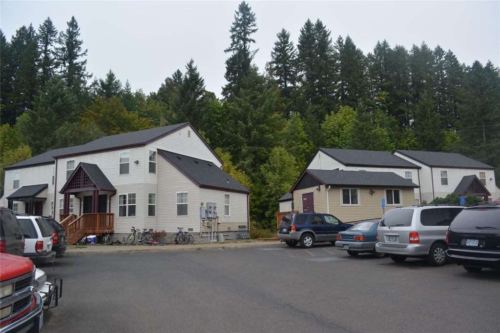 600 California Ave - Photo 0