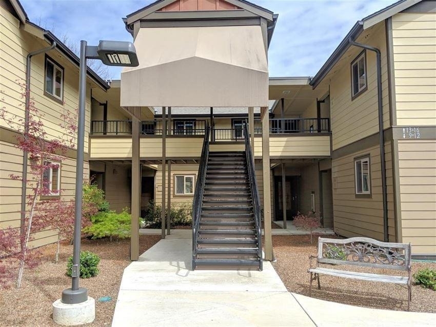 556 G Street - Photo 5