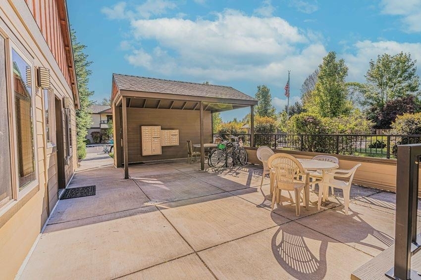 556 G Street - Photo 8