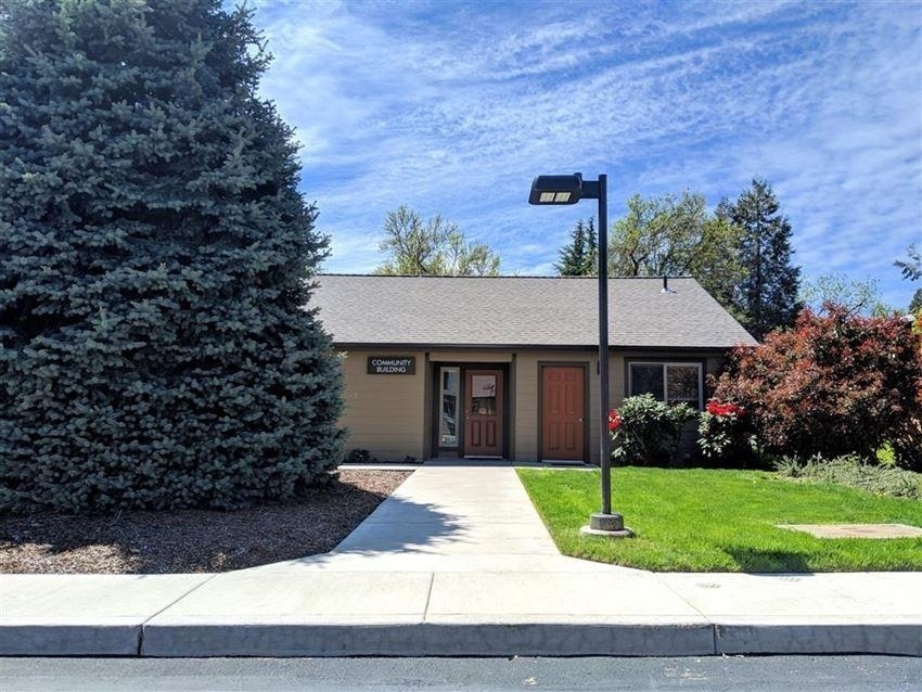 556 G Street - Photo 6