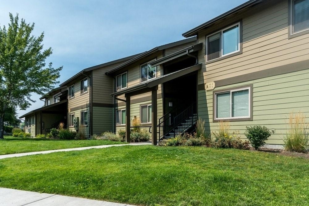 950 Sw Madison Street - Photo 1
