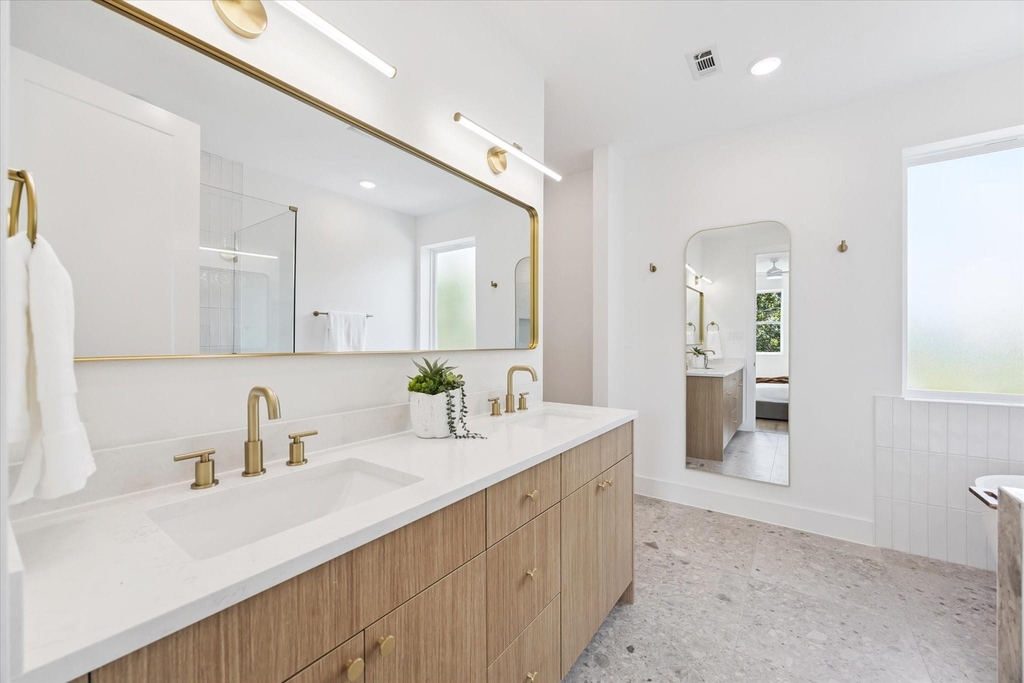 6341 W Montgomery Road - Photo 19