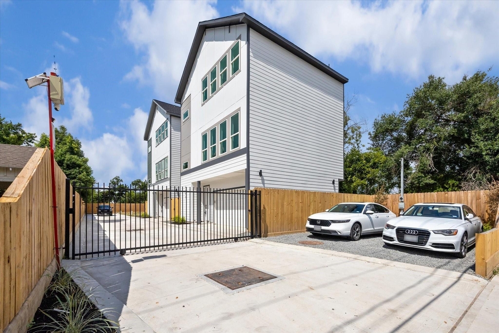 6341 W Montgomery Road - Photo 4