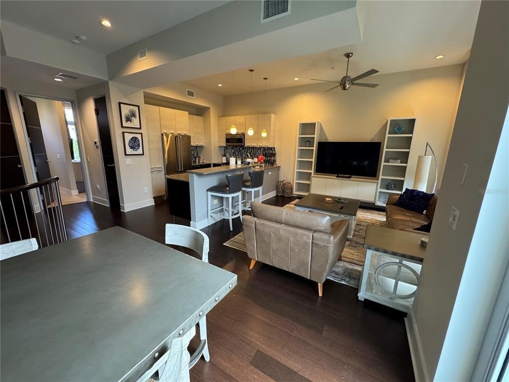 239 Cosmopolitan Court - Photo 12