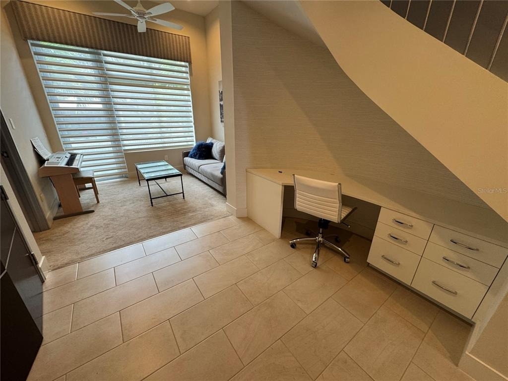 239 Cosmopolitan Court - Photo 2