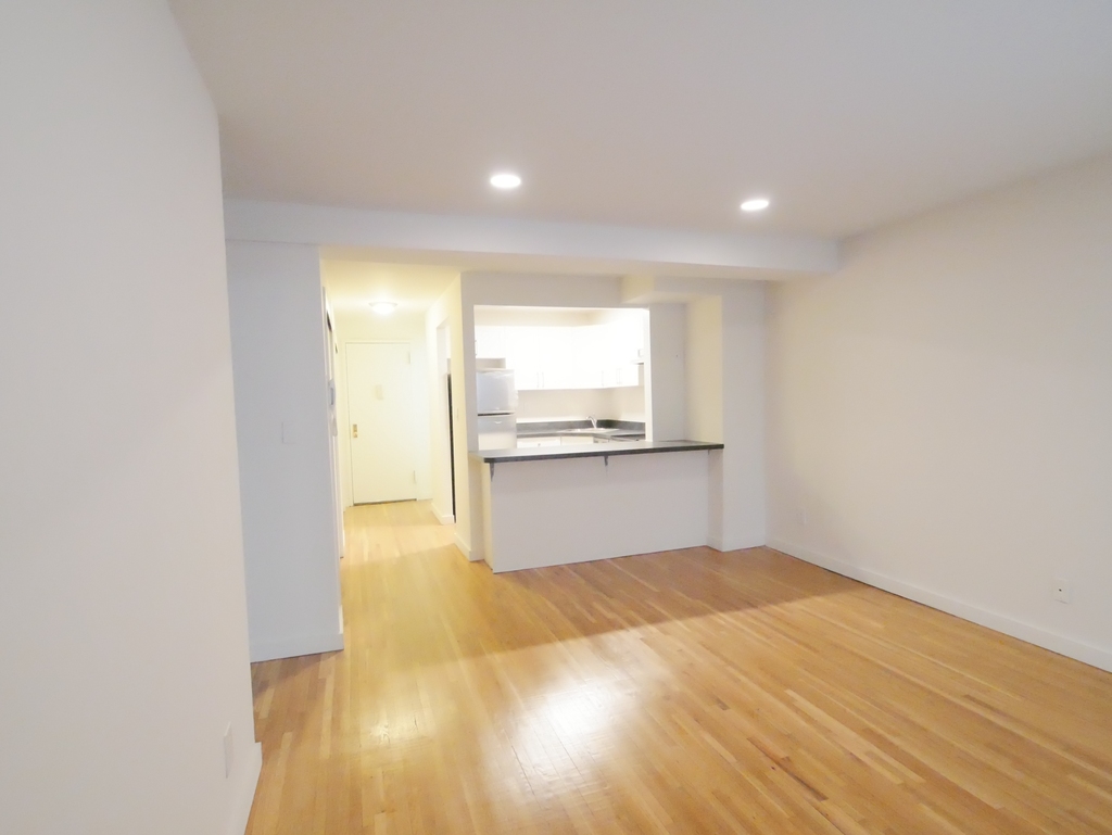 317 East 91st Street - Photo 3