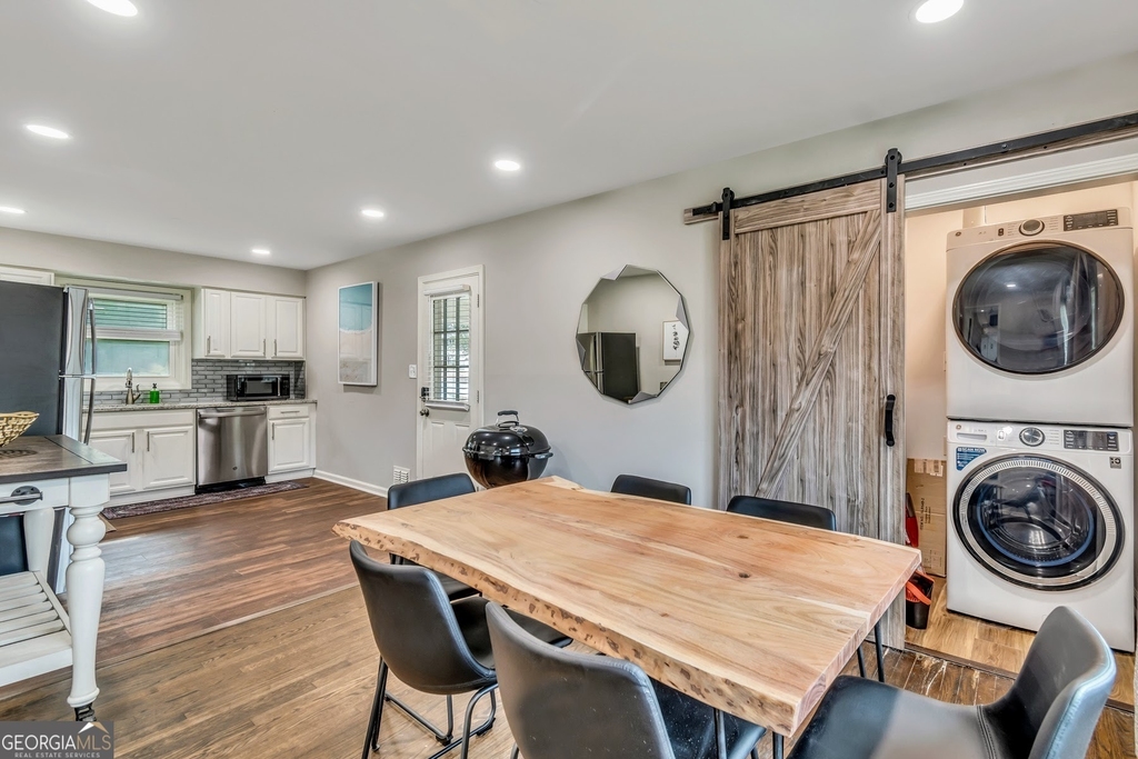 597 S Gordon Road Sw - Photo 2
