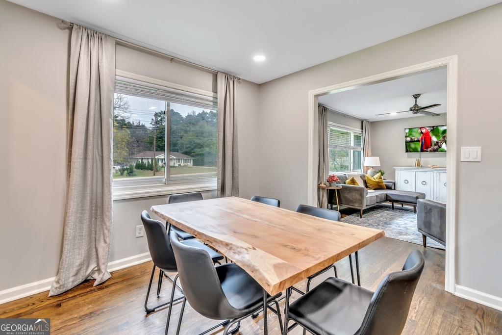 597 S Gordon Road Sw - Photo 3