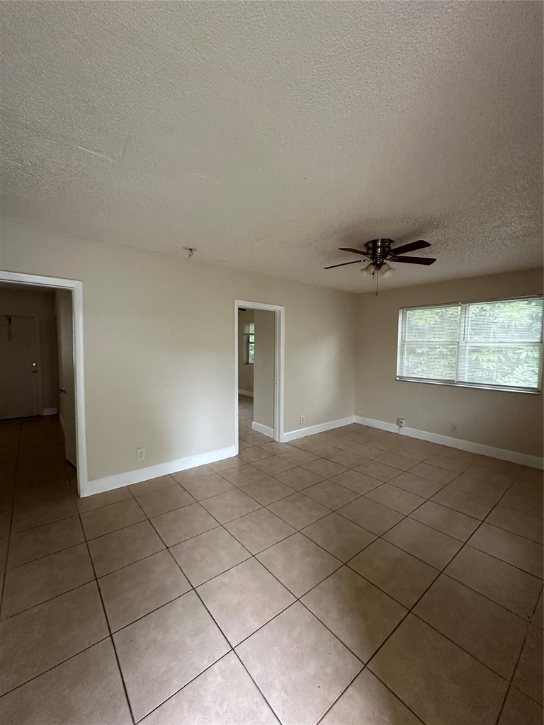 728 Nw 4th Avenue - Photo 2