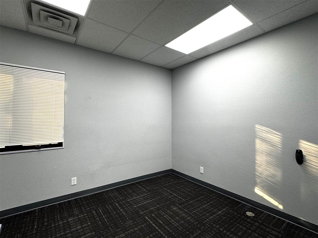 501 E 15th Street - Photo 9