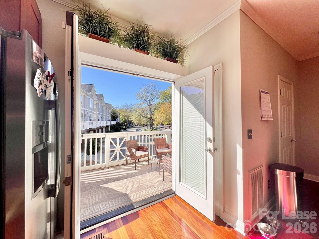 833 W 4th Street - Photo 27
