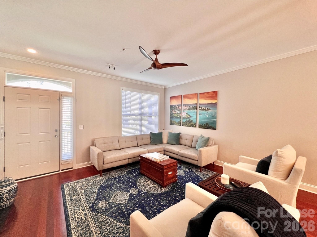 833 W 4th Street - Photo 3
