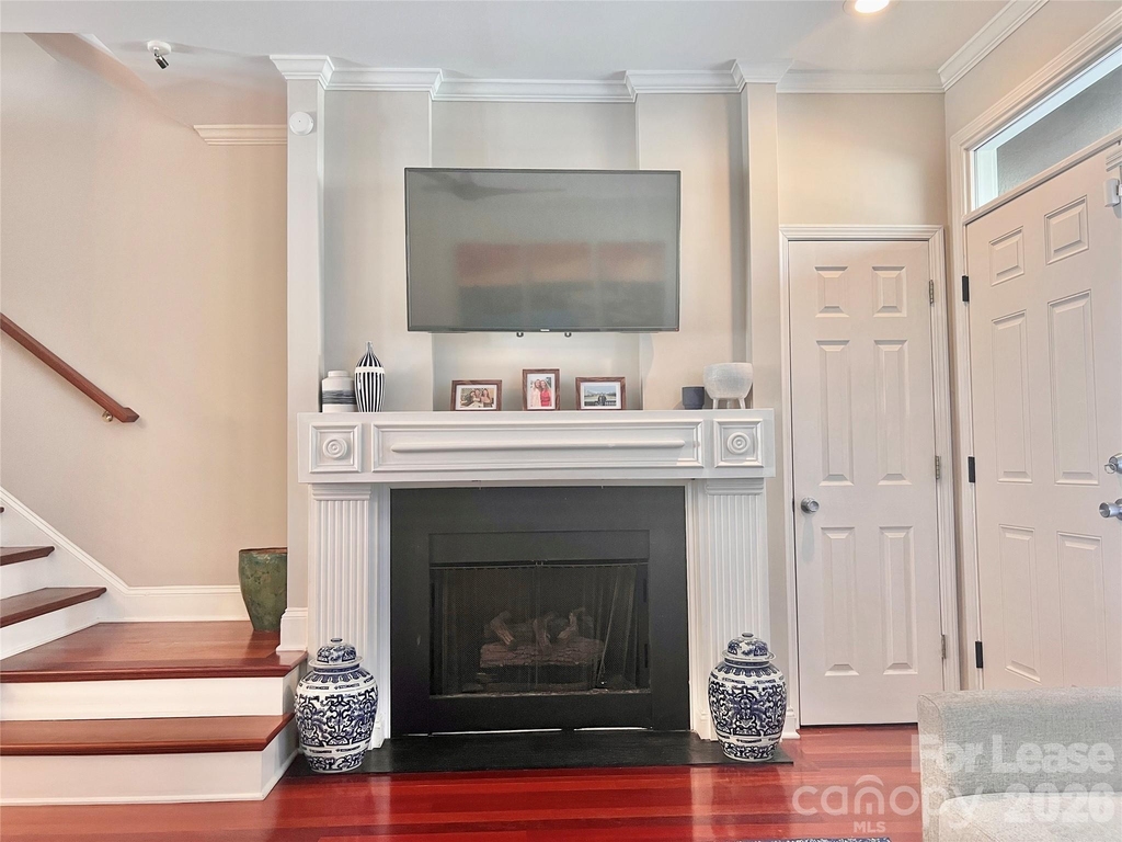 833 W 4th Street - Photo 4