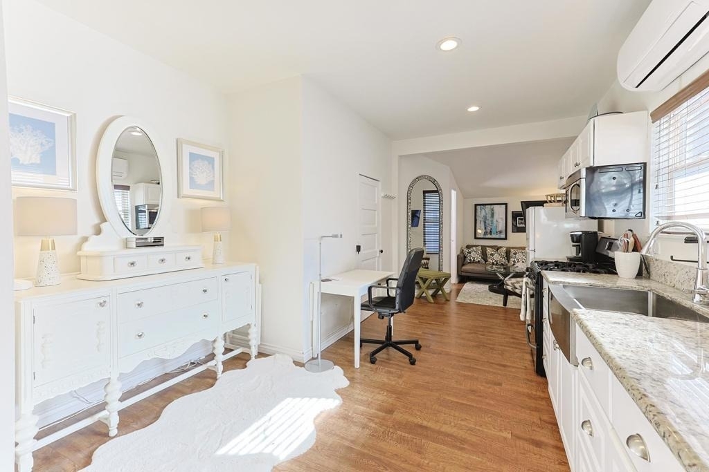 205.5 C Avenue - Photo 2
