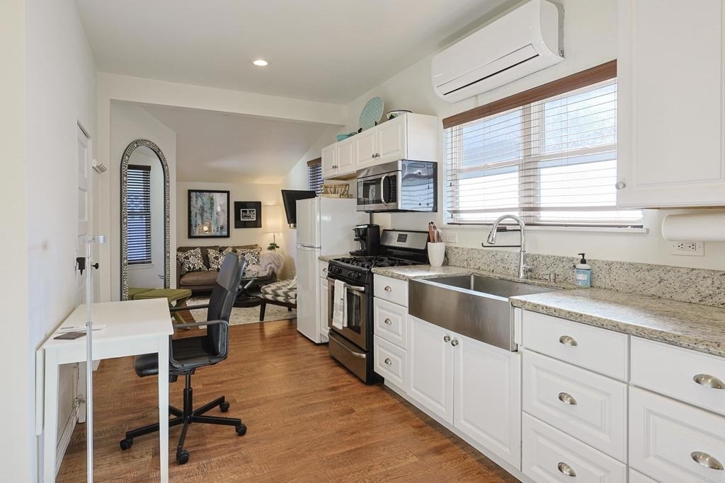 205.5 C Avenue - Photo 4