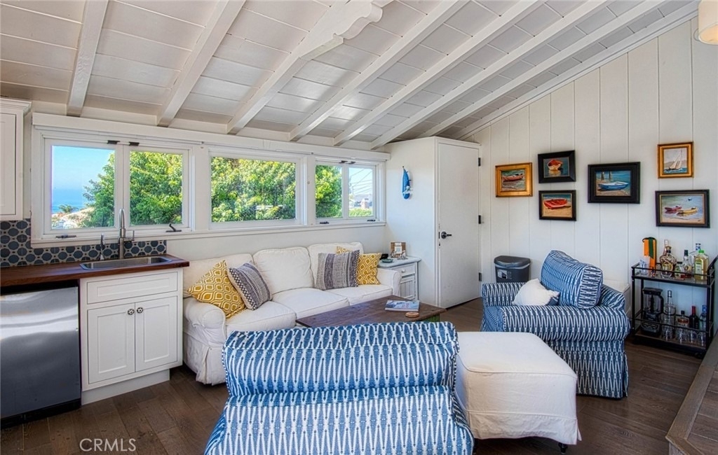 681 Seaview Street - Photo 13