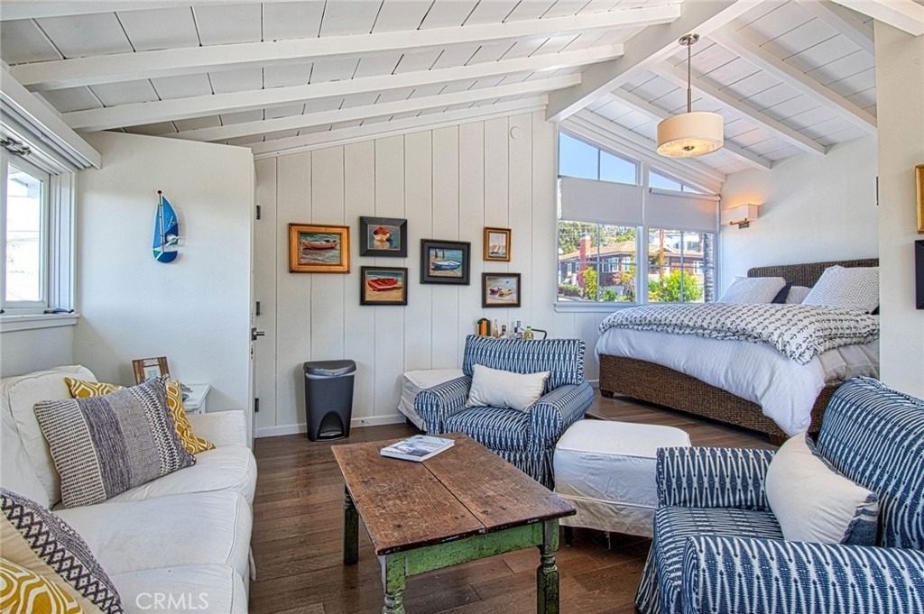 681 Seaview Street - Photo 3