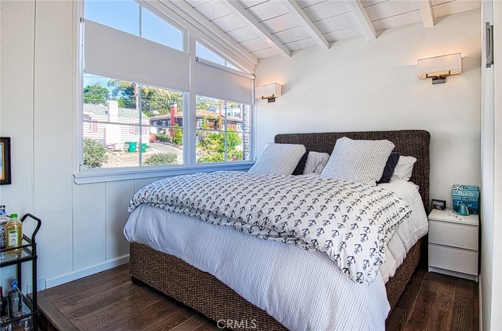 681 Seaview Street - Photo 4