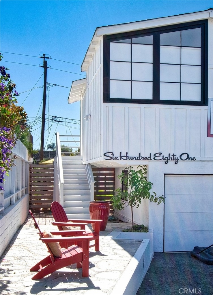 681 Seaview Street - Photo 9