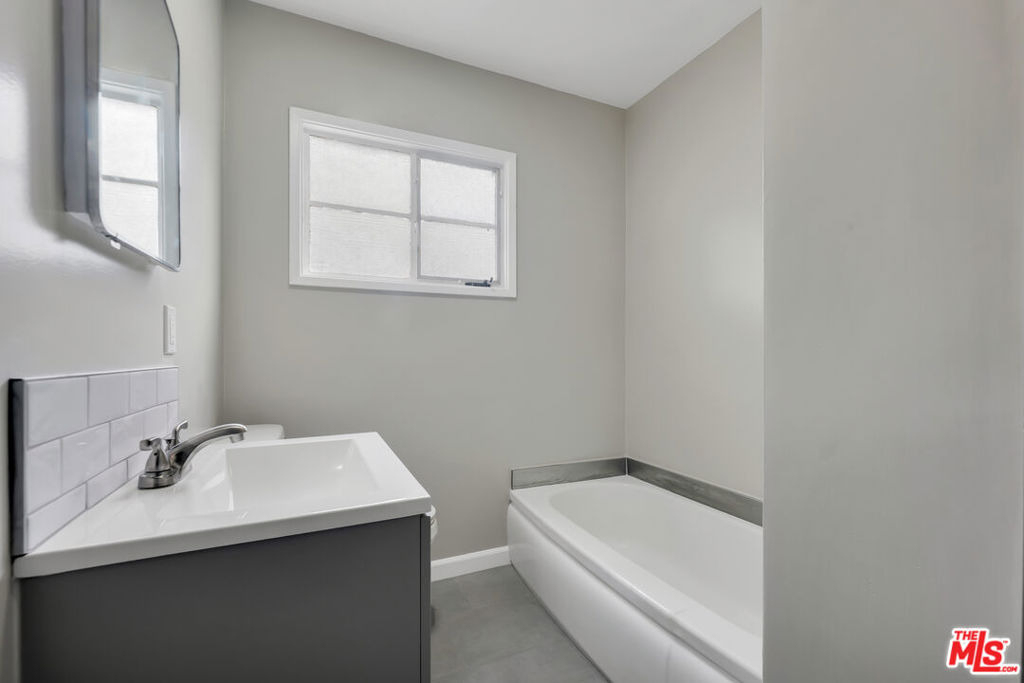 4086 Abourne Road - Photo 21