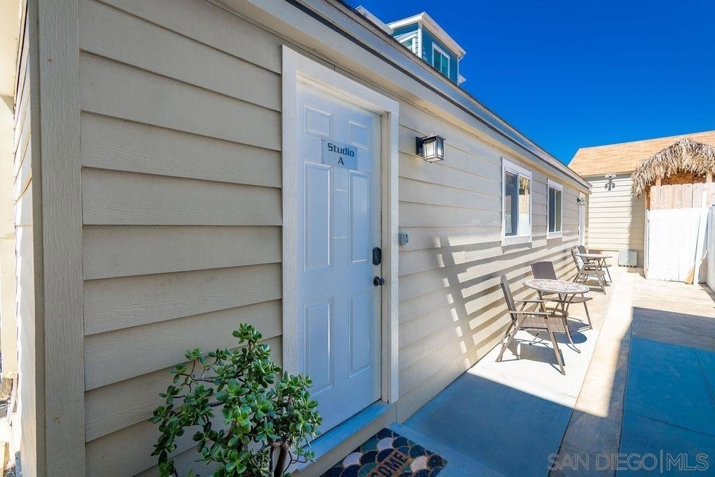 841 Beryl St - Photo 16