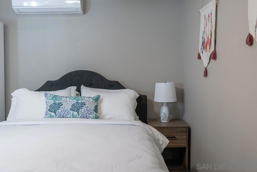 841 Beryl St - Photo 8