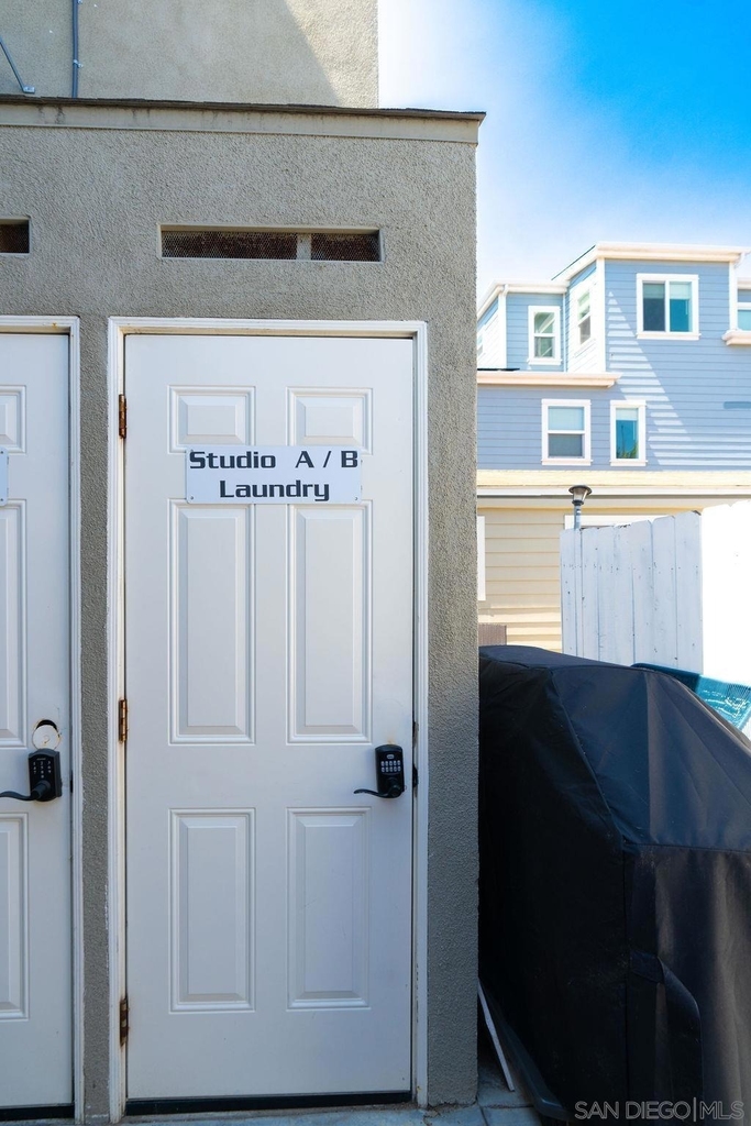 841 Beryl St - Photo 18